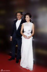 组图：明道时尚造型亮相红毯 将发行新专辑