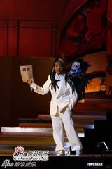 组图：蔡康永七度主持金马奖 搞怪造型盘点