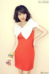 组图：孙耀琦曝光白领风写真 清新亮丽知性美