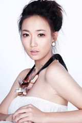 组图：郝洛钒走出《囧人》变身小清新