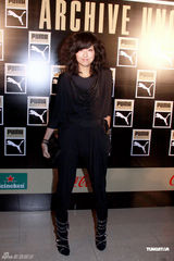 组图：黄秋生出席音乐派对 赞舒淇“天下第一美人”