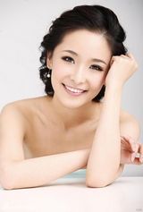 高清图：李曼全新写真曝光 淡蓝长裙气质典雅