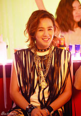 组图：张根硕MV花絮曝光 27日发行新专辑