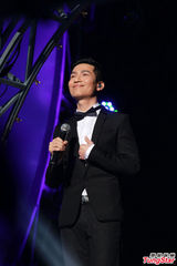 组图：邓丽君诞辰60周年演唱会 群星亮相致敬