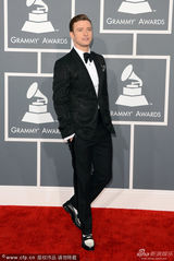 组图：第55届格莱美红毯男星型格礼服秀