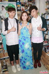 组图：双胞胎组合Box被误认为吴尊 泳儿分不清