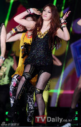 组图：东方神起少女时代等众星助阵梦想演唱会