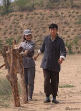 组图：《延安爱情》剧照 殷桃清丽可人翩若惊鸿