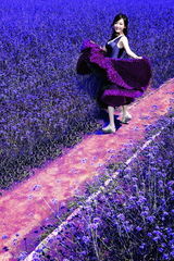 组图：薛佳凝海变身花之精灵 明媚动人华美蜕变