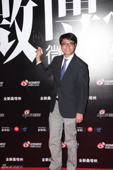 组图：2012微博之夜红毯-星光国际总裁宋光成