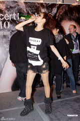 组图：容祖儿尾场演唱会性感热舞 动作狂野令人窒息 