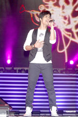 组图：林志玲献唱台北花博会 SHE与周杰伦接力开唱