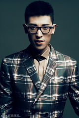 组图：张赫宣时尚大片英伦风彰显男人本色