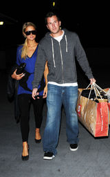 高清组图：希尔顿和男友土耳其过感恩节