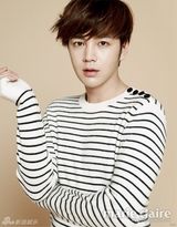 组图：张根硕时尚杂志大片 变身春季清新暖男