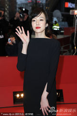 高清图：电影《爱不爱》首映 玄彬林秀晶男俊女靓