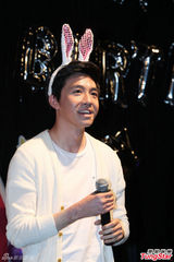 组图：俞灏明变萌兔挑逗粉丝 有望回归主持