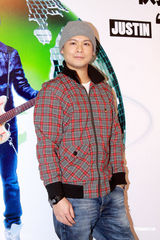 组图：侧田避忌女生怕被女友骂 否认与曹格玩4P 