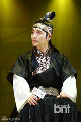 组图：韩星金多贤等出席音乐剧《拥月》记者会