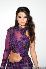 组图：赛琳娜《与星共舞》化身美艳吉普赛女郎