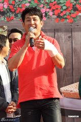 组图：陈键锋穆婷婷《女人泪》发布会默契十足