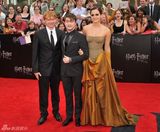 高组图：《哈7下》纽约首映 艾玛低胸礼服亮相