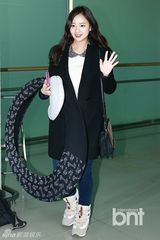 组图：艺体妖精孙妍在赴俄训练露甜美笑容