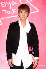 组图：吴克群健身升级胸罩杯 将请歌迷验证腹肌真假