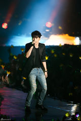 独家高清：GD胜利EXO等唱响StayG演唱会