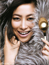 组图：朱珠时尚年终盘点 包揽一线杂志跻身当红偶像