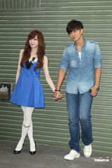 组图：罗志祥被封“大雕”很得意 与王心凌合拍MV