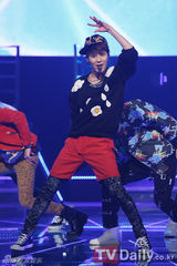 组图：SHINee回归 SISTAR《MCountdown》再夺冠