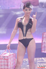 高清组图：亚姐竞赛泳装透视装比拼 堪比洗剪吹