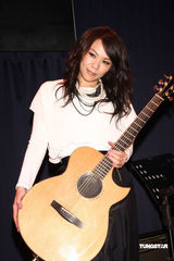 幻灯：蔡健雅生日与歌迷同乐 生日愿望开巡回个唱