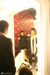 高清图：时尚芭莎助阵北京台春晚 黄晓明造型出位 