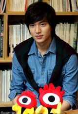 高清组图：韩版“道明寺”李民浩独家做客新浪韩娱