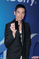 组图：陈豪上海拍剧酬劳倍升称开心满意