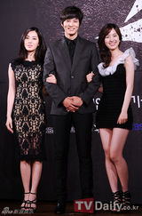 组图：朱元陈世妍等为韩剧《新娘面具》造势