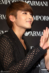 高清组图：SJ-M八缺一现身台湾 引发歌迷混乱