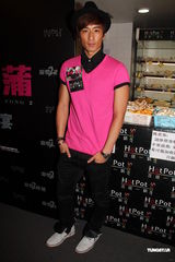 组图：连诗雅难忘《喜爱夜蒲2》与关楚耀共浴