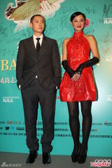 组图：杨怡马国明亮相时尚活动 郑希怡透露婚期