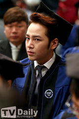 组图：张根硕丁一宇大学毕业获颁功劳奖