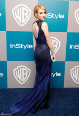 高清组图：艾玛-罗伯兹蓝色礼服亮相金球奖派对