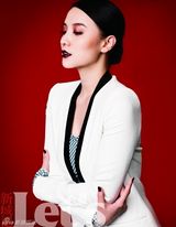 组图：小宋佳冷艳复古登封面 气场十足火红贺岁