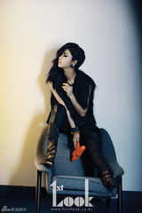 高清组图：韩星申世京变性感杀手 烟熏妆冷艳魅惑