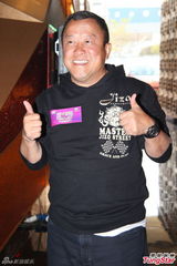 组图：陈百祥欲备护膝贺台庆 余咏珊否认加奖金