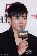 组图：《The Five》试映 金宣儿露背李清儿秀腿