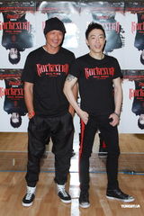 组图：黄贯中开唱未见朱茵 陈豪黄德斌助阵