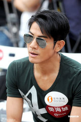 组图：郭富城否认有暴发户行为 赞熊黛林有心 