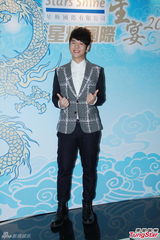 组图：郑欣宜崩溃悼亡母 许廷铿反击同志传闻